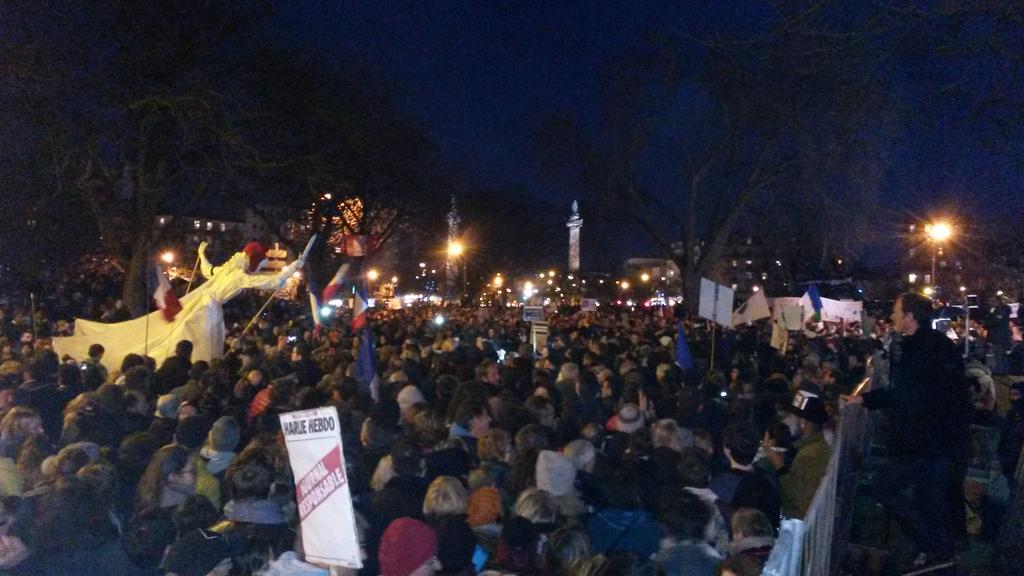 AnneLaureBanse's tweet photo. Pas de mots @m6 @WendyBouchard @m6info  #MarcheRepublicaine #JeSuisCharlie http://t.co/9hJDqBNjl4