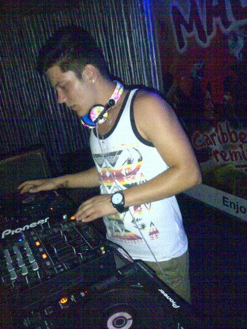 _DeEpRyThm_'s tweet photo. Lastnight was fresh #deephouse #Roccalove http://t.co/vVCP8g4lsr