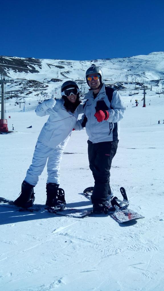 cintallanes's tweet photo. Buen diita de snow con mi niño @CristianPonce_ http://t.co/8X0mkZUgmb