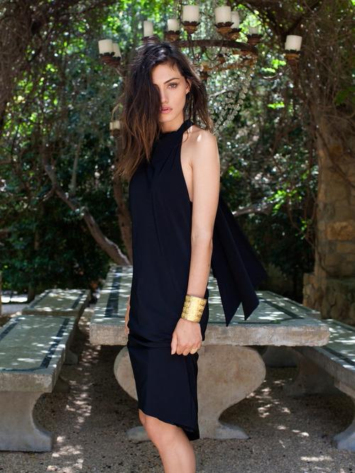 postbestoutfits's tweet image. Phoebe Tonkin