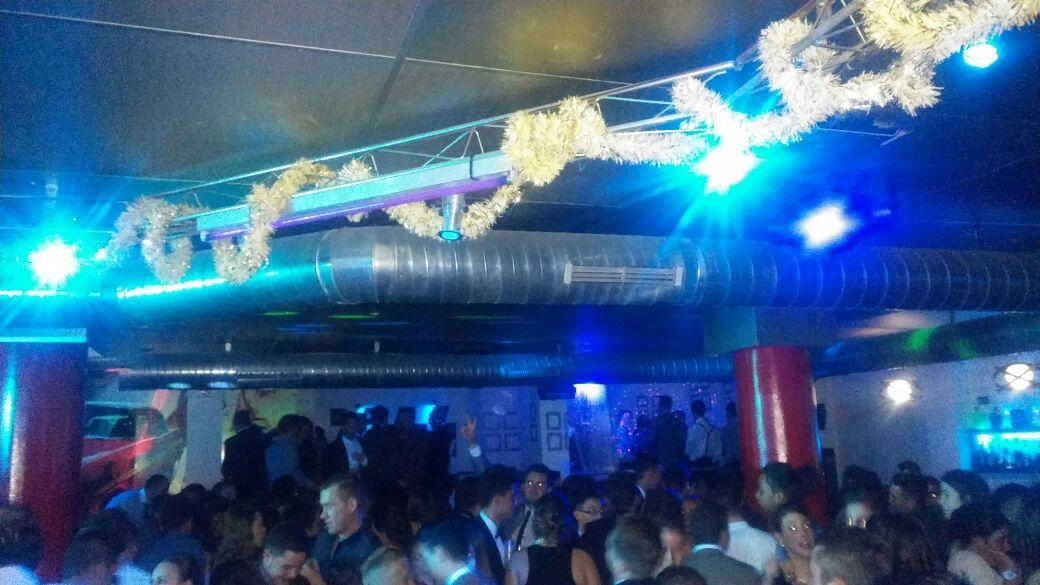 M3Sala's tweet photo. Aqui os dejamos algunas fotos de Noche Vieja, llenazo completo,  proximamente más fiestas  !! http://t.co/4TB5mXy9Ce