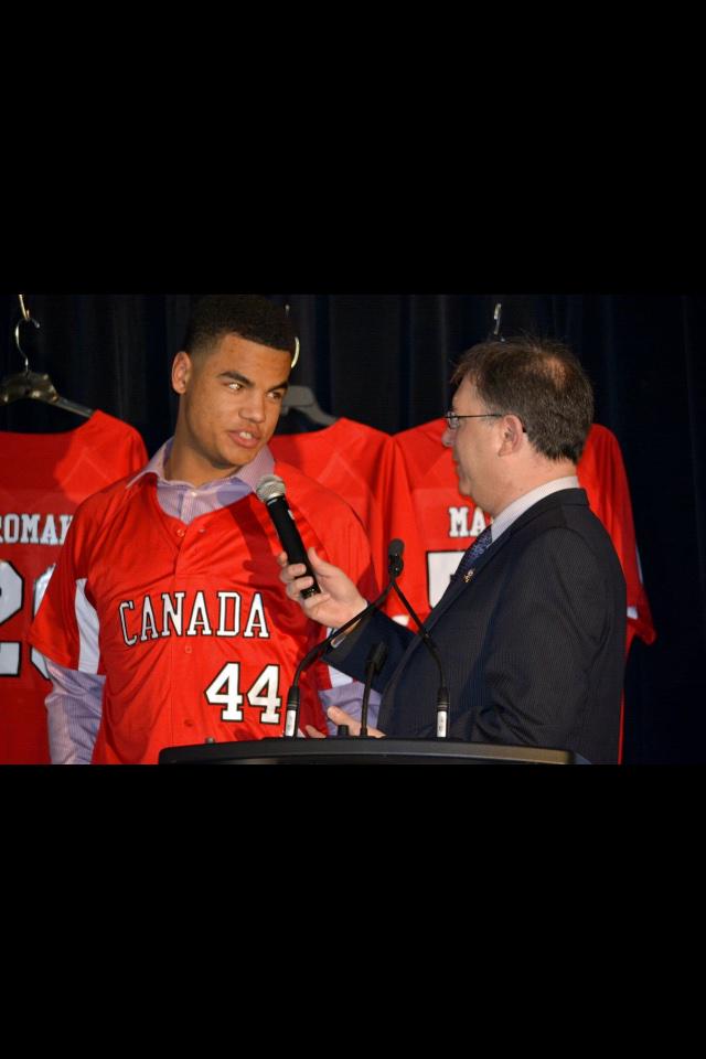 garethmorgan44's tweet photo. Last night at the @baseballcanada Banquet  #fom #benderrr http://t.co/5wyhXCGcB5