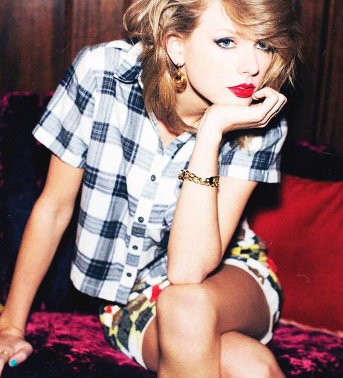 _spicewolf's tweet photo. New fake! 💋 http://t.co/Pmzt09y3jU