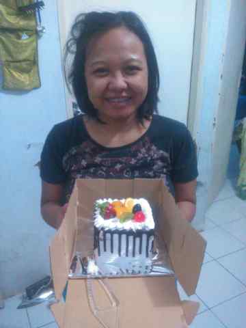 LyaARS's tweet photo. Terima kasih banyak suamiku sayang surprise terindahnya :*({}) i love you ipih dan zildjian ♥ @chimotrastafara http://t.co/07nrzZeViB