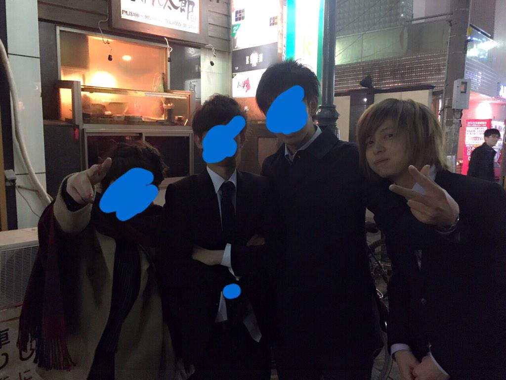 shiyun928's tweet photo. 久しぶりに中学のころの友達と会いましたよ！みんな僕より背高くてくやしかった！ http://t.co/oCrujEYSBU