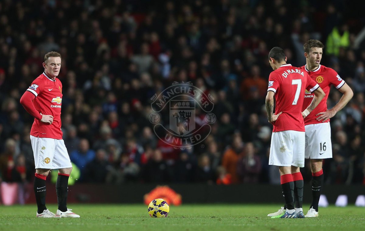 ManUtd's tweet photo. FT: United 0 Saints 1. A first defeat in 12 games for the Reds, who relinquish third place to the visitors. #mufclive http://t.co/L5ZA7j1how