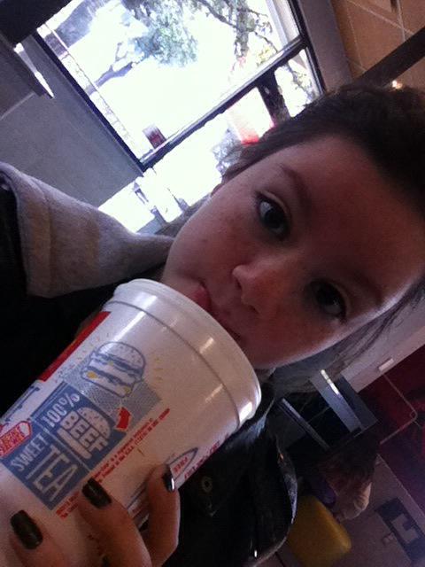 iloveyoubands's tweet photo. In Mcds super bored http://t.co/i4sLhq9aBx