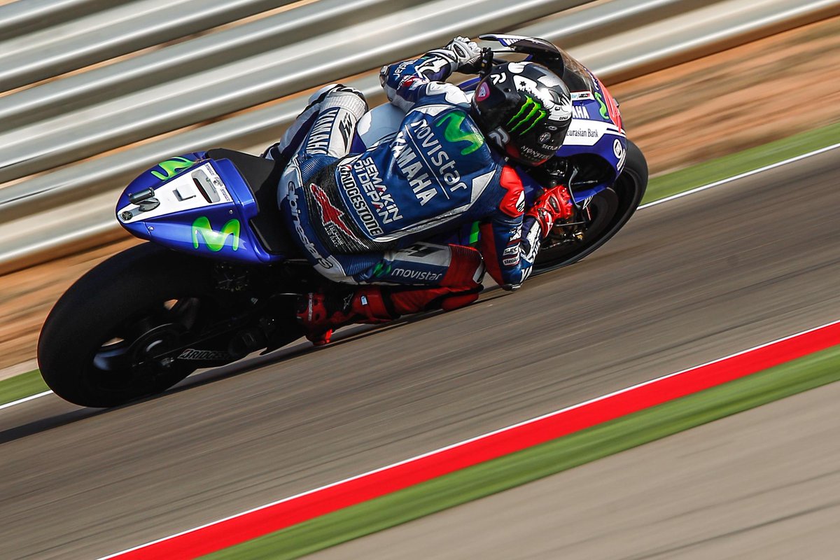 lorenzo99's tweet photo. ¡Muchas ganas de empezar la temporada! / I want to start the season! @YamahaMotoGP http://t.co/cR7hhYqAuF