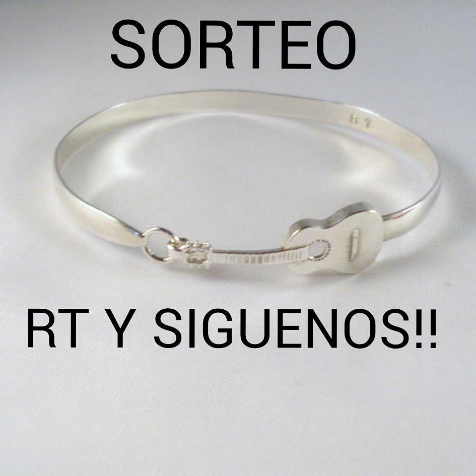 RealesTrianaC's tweet photo. Bueno amig@s llego la hora, en un rato, tendremos afortunad@ de esta puksera que SORTEAMOS. SUERTE A TOD@S

 http://t.co/Q6i78Q93Lw
