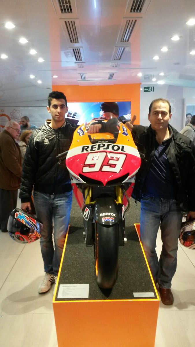 FederoChapero's tweet photo. Con la motico de @AlvaroInclan http://t.co/PCp70OnG4v