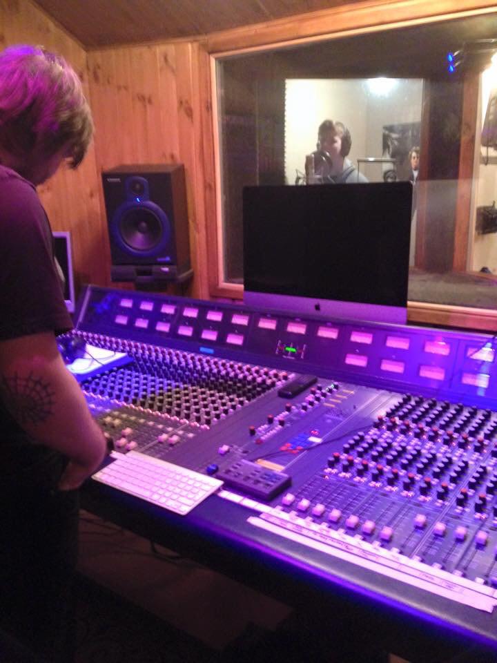 Anchor_Studio's tweet photo. @ajmusic96 tracking vocals int he studio today. http://t.co/9ZXTHDoyC8