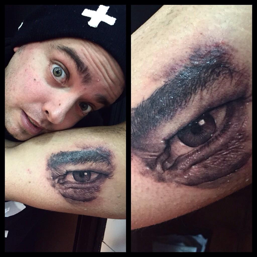 SamuRico_Tattoo's tweet photo. El ojo que todo lo ve🍻🍻 http://t.co/BfvaonbkBL
