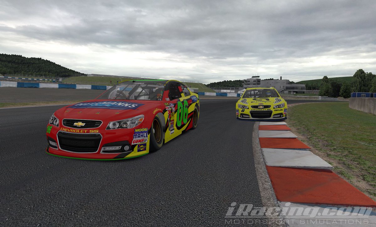 CMSLeague's tweet image. What a battle between these two drivers today! Trading fastest laps back and forth! #CMSLeague #iRacing