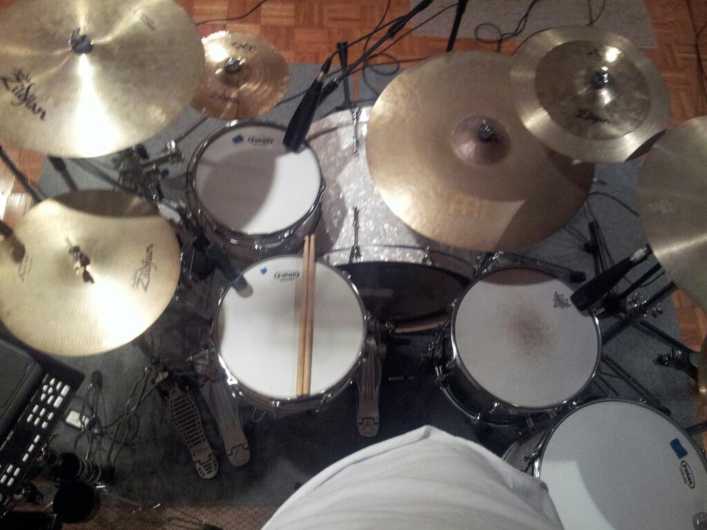 DrumSamMathys's tweet photo. The studio setup. http://t.co/ltnTZFz5W3