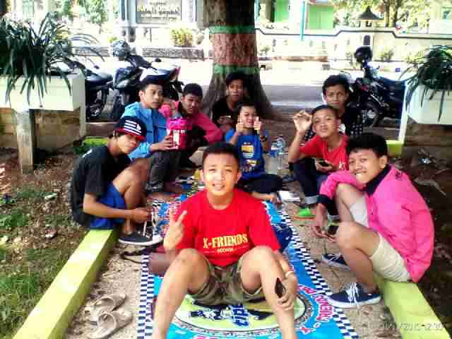 XFDemak's tweet photo. Ini gath kita kemarin min :) walopun dikit yang berangkat, tapi tetep kompak :) http://t.co/yCqrSDNrZw