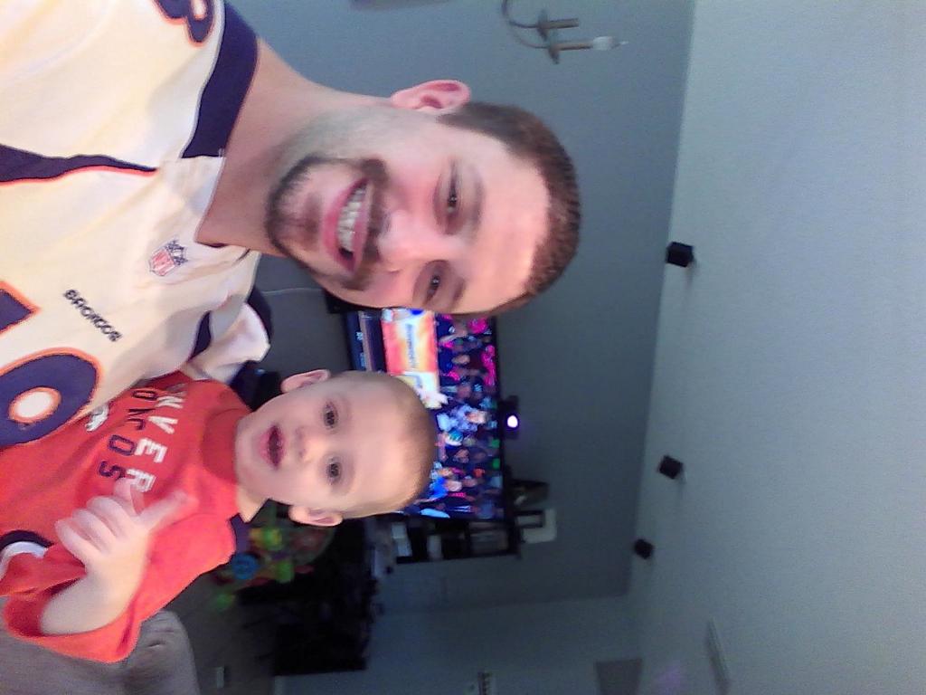 Spryfry's tweet photo. #1stselfie http://t.co/T2bK4AanEV