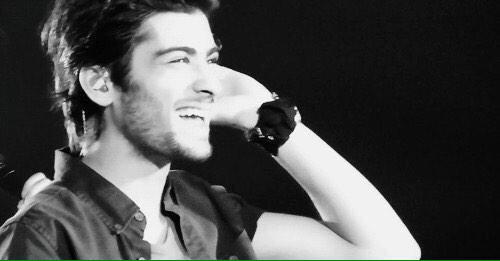 mariamrasheedk_'s tweet photo. 'Cause nobody saves me baby the way you do.β€ #21wentquick #ZaynYourePerfectToMe #ZaynYoureMySuperhero http://t.co/YEuGOvYjsM