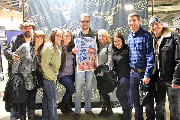 KK_roxnashvegas's tweet photo. Some of the @fiddlesteel fam w/@ericchurch before his record-attendance show @BrdgstoneArena last night! #fiddlefam http://t.co/OVSUBLhVVX