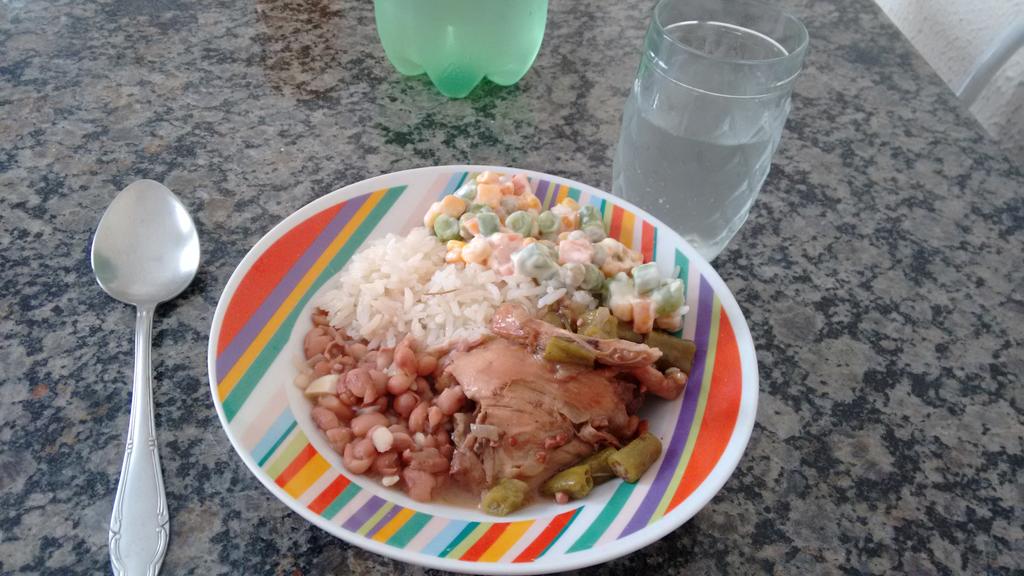 giiselisimoes's tweet photo. #gordicededomingo #boatarde #comerfazbem http://t.co/F9ZqaU6eyE
