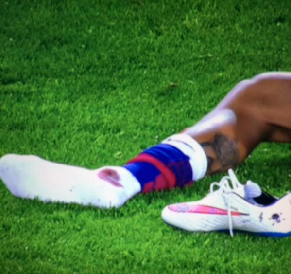 Lorainee_x's tweet photo. "@SocialBarca_10: Ref: "Not a foul" http://t.co/AXzZtGjycA"
