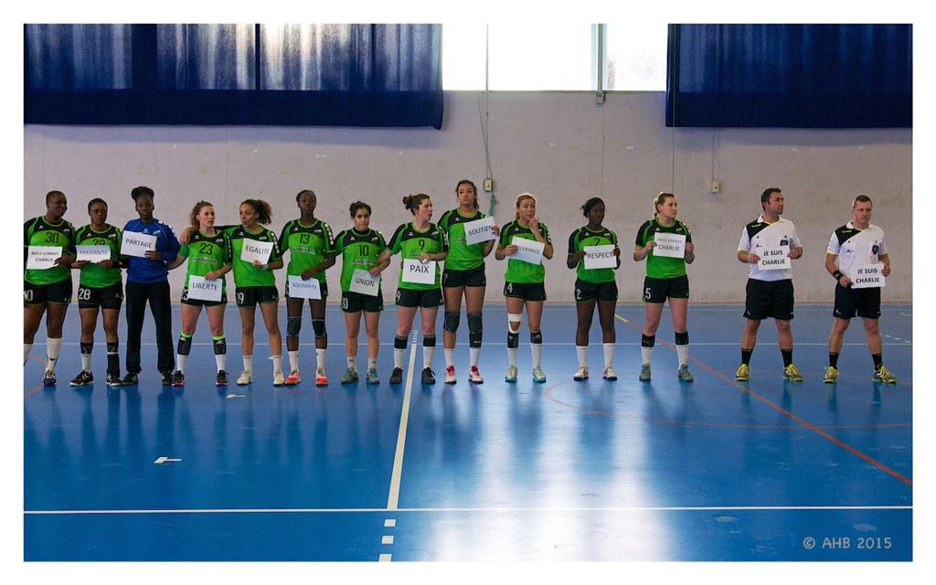 Victoire des #amazones 23-21 face à Sambre Avesnois #2015onlacherien #GirlPower #NoussommesCharlie