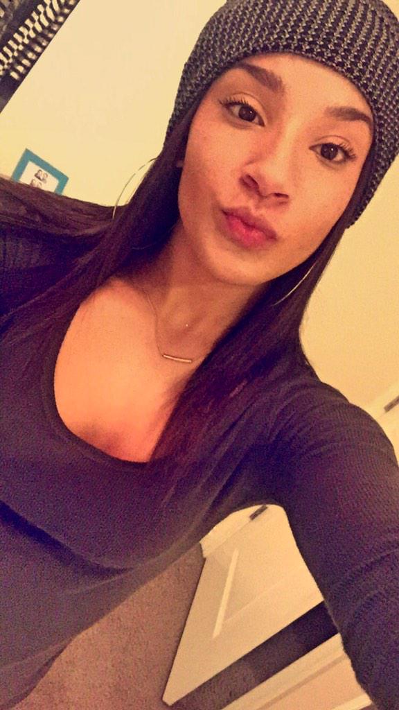 TottallyRaddd_'s tweet photo. “@KeyairAngels: QUOTE THIS: With a selfie you took on Snapchat! #KeyairAngels” http://t.co/6pO50Enoq0