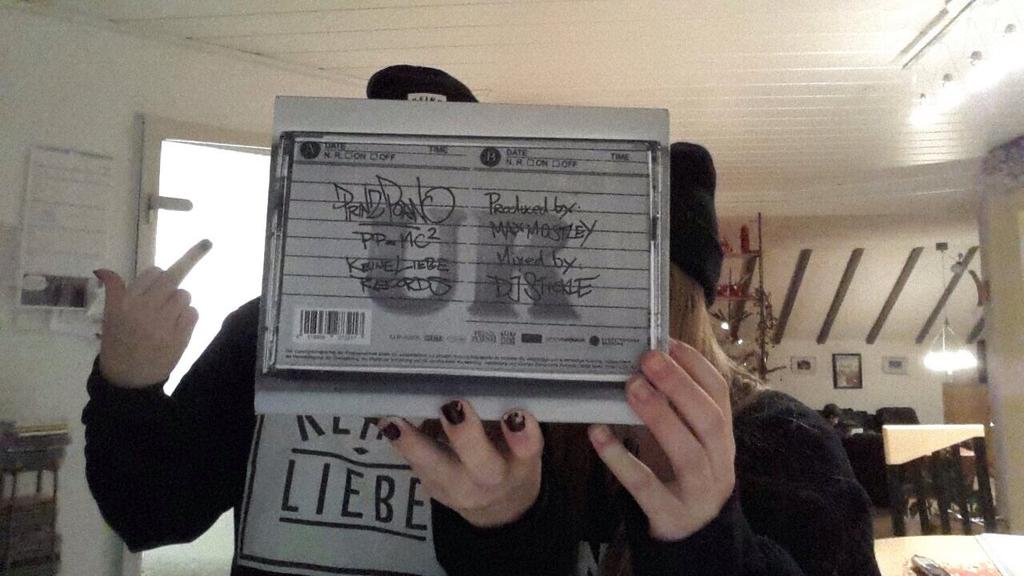 keineliebe23's tweet photo. Und weiter geht's !
#ppmc2 #prinzporno #koeln http://t.co/nWCNy6C88s