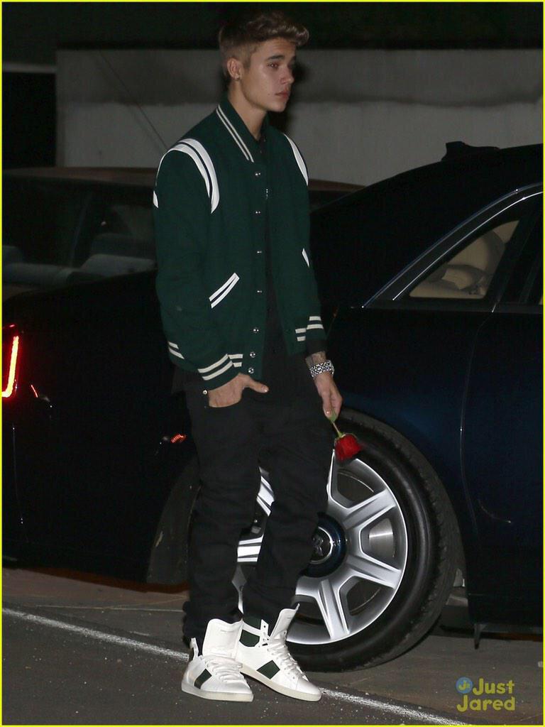 ibieberthought's tweet photo. wear this outfit again @justinbieber 🙏 http://t.co/nqS3b9jLog