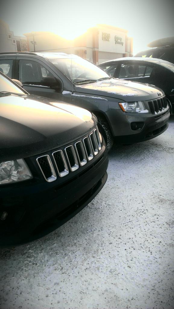 JMO93_'s tweet photo. Nice surprise for me in the parking lot today! #jeep #yegtraffic  @Jeep_Family http://t.co/u3GqaMcVTE