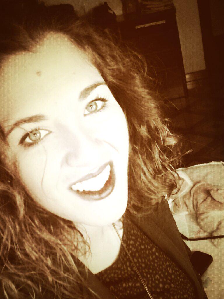 BsNoe's tweet photo. Cada vez que miro los apuntes de EBE....me rio, por no llorar #arrgg http://t.co/8PUw9U7Wey