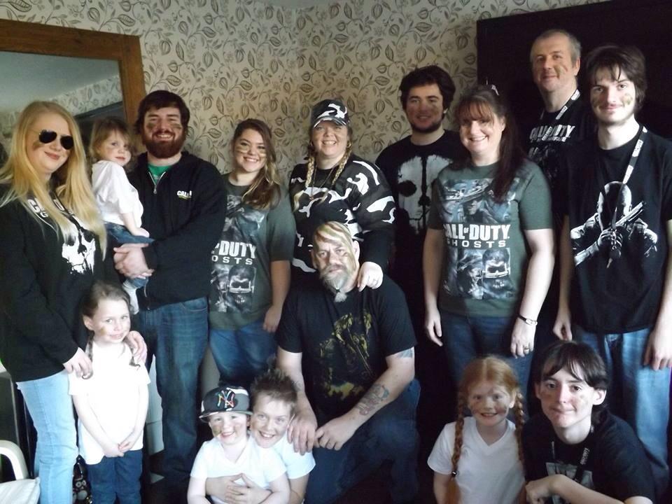 Love_My_Unicorn's tweet photo. @SHGames @Xbox @majornelson @Treyarch @CallofDuty How we spend our Saturday for my dad's birthday party #codparty http://t.co/thDzRV9VQX
