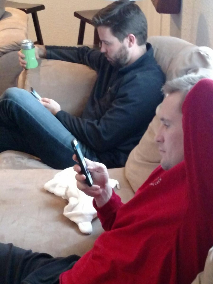 jdaubrey's tweet photo. @DavidRCarter @Dustys_coldsore @volzd They are texting one another http://t.co/V4QVCJIB2w