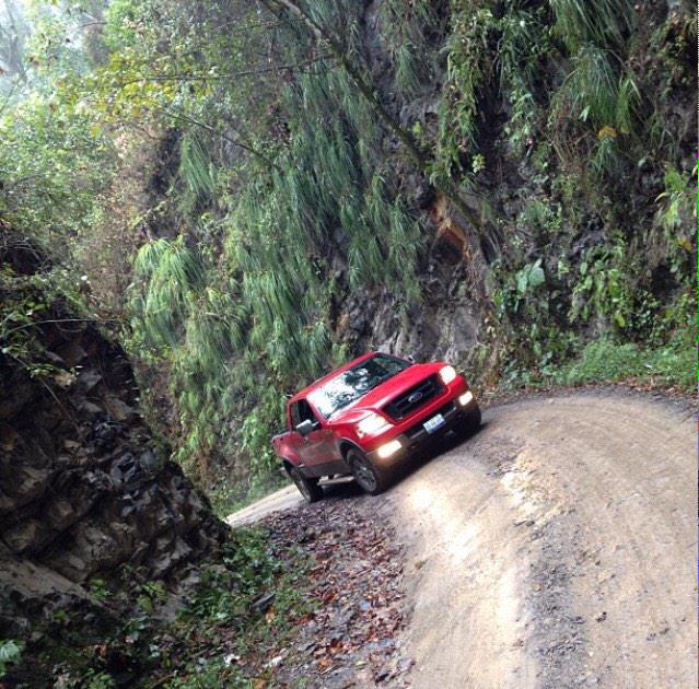 arturoface45's tweet photo. En la sierra y en la ciudad #Rancho #Troka #Amigos #Mexico #Dijee http://t.co/ADDA08cLzJ