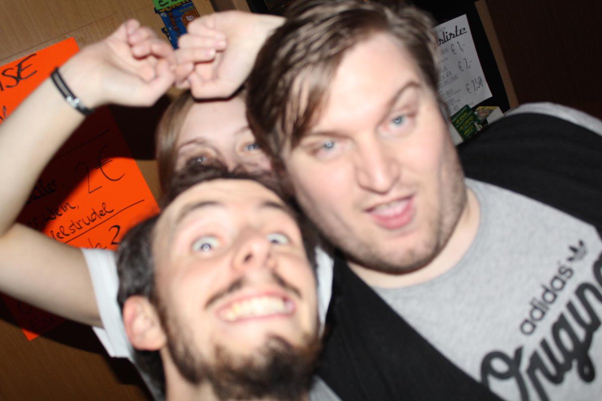 aredaktion's tweet photo. saugeiler abend in schladming. DANKE an alle, die da waren und es ermöglicht haben <3 <3 das foto sagt eig alles ;) http://t.co/mzDENEdzMV