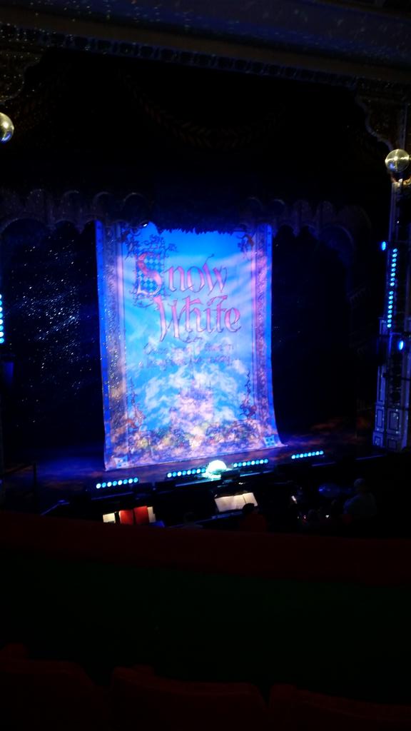 laurendewsbury2's tweet photo. Panto. Gr8 time. #laughedloads @swanseatheatre  ☺👍😂 http://t.co/MyMSv1LGc1