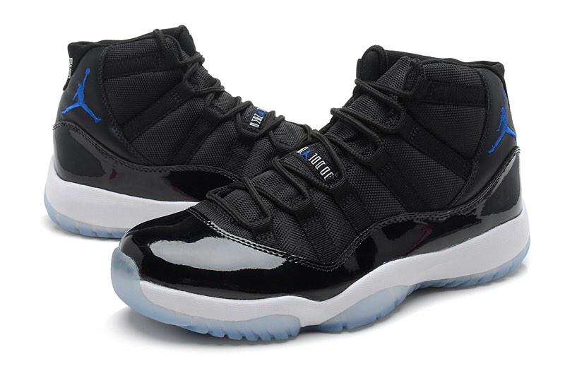 shoe_game_fire's tweet photo. I need these Jordan 11 space jams π#topkicks http://t.co/nn0AArBiFh