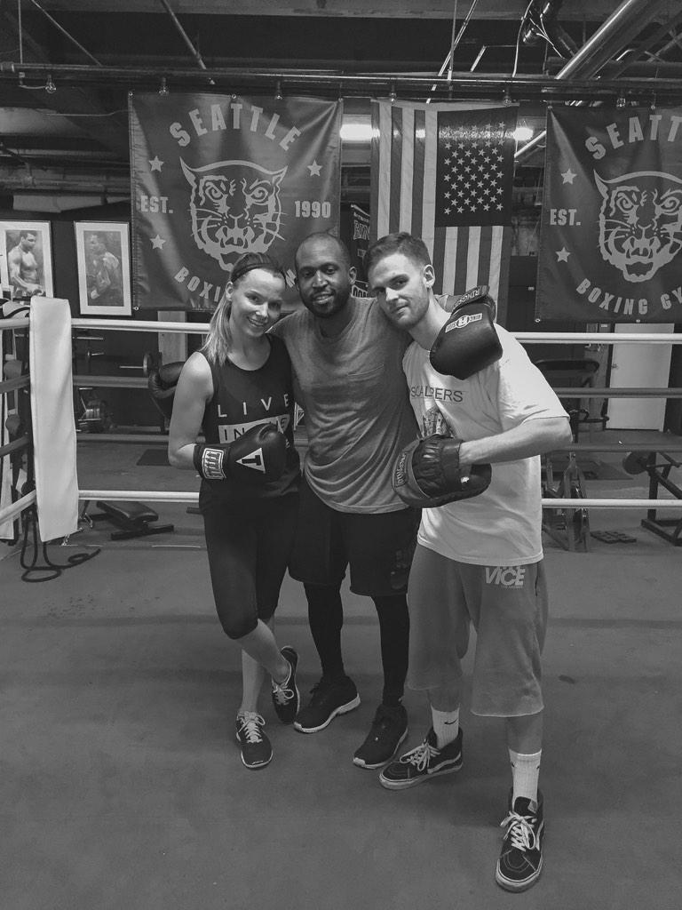 ThePhysics's tweet image. Morning workout session with @ScribesOne safe travels back to Cali homie!