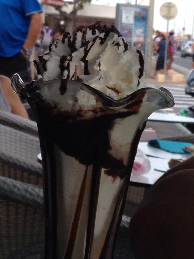 maximerobin01's tweet image. Il fessait tellement chaud :o que la classe s'imposer :p