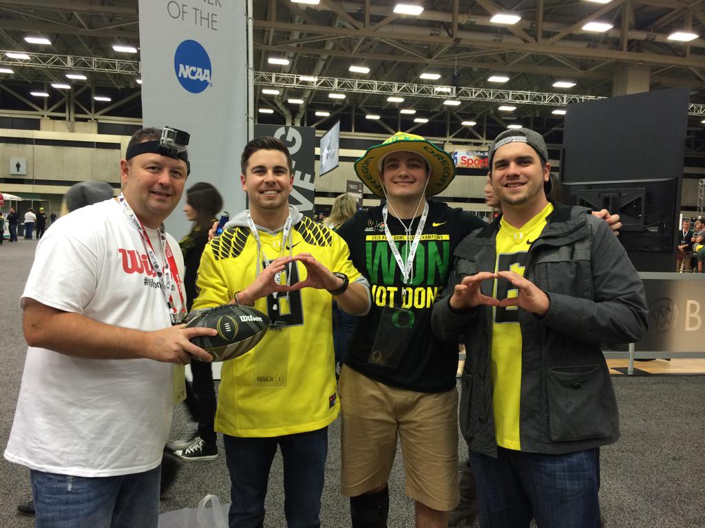 ConorMassey's tweet photo. Out reppin them ducks #wilsoncfpfan http://t.co/HugoDIRt7A