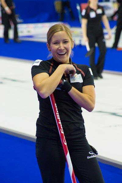 adamchiasson's tweet image. A nice pic of @LKLawes at the #ContCup in Calgary. @CCACurling are the 2015 champs! #yyc #curling @TeamJJonesCurl