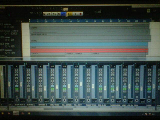 IG|NO|RE tweet media