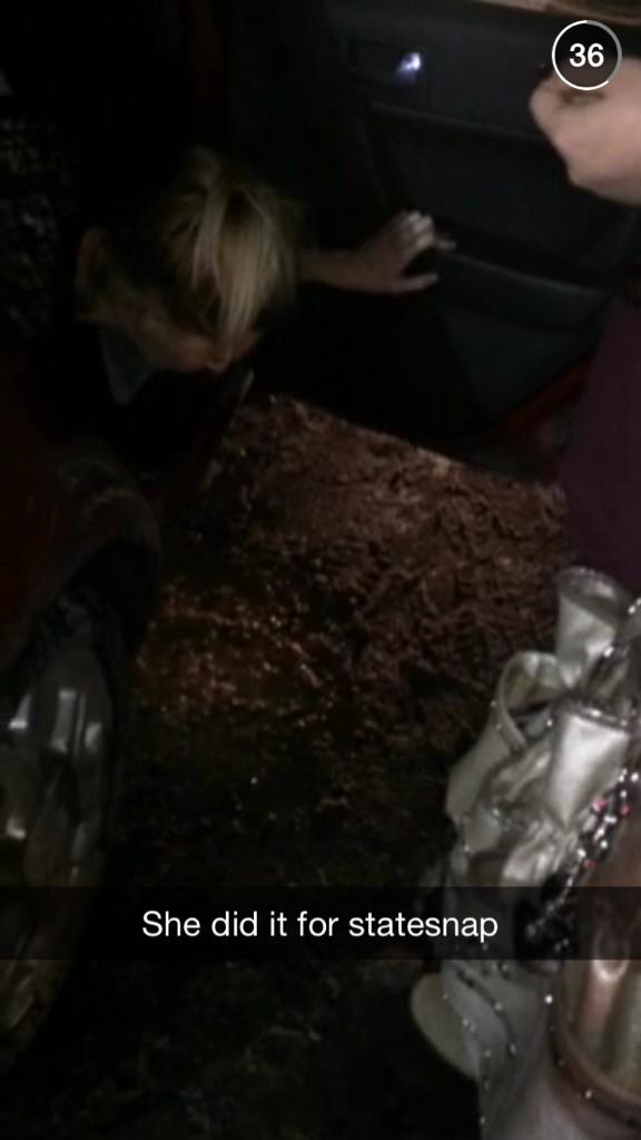 IowaSnaps's tweet image. Apparently, she did it for @StateSnaps. #DoItForState