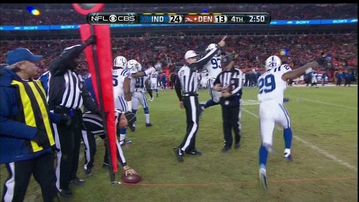 NFLonCBS's tweet photo. The @Colts are AMPED. http://t.co/qkMnKSWgSB