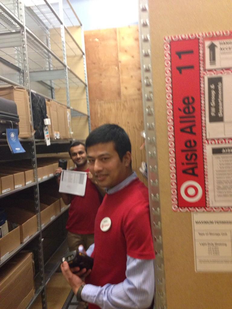 sule114's tweet photo. @DarylHouston @KJinspire @RidgeKerri #11 #LowAndPro aisle of greatness continues. #kingsway !!! http://t.co/J1eIB41Qy8