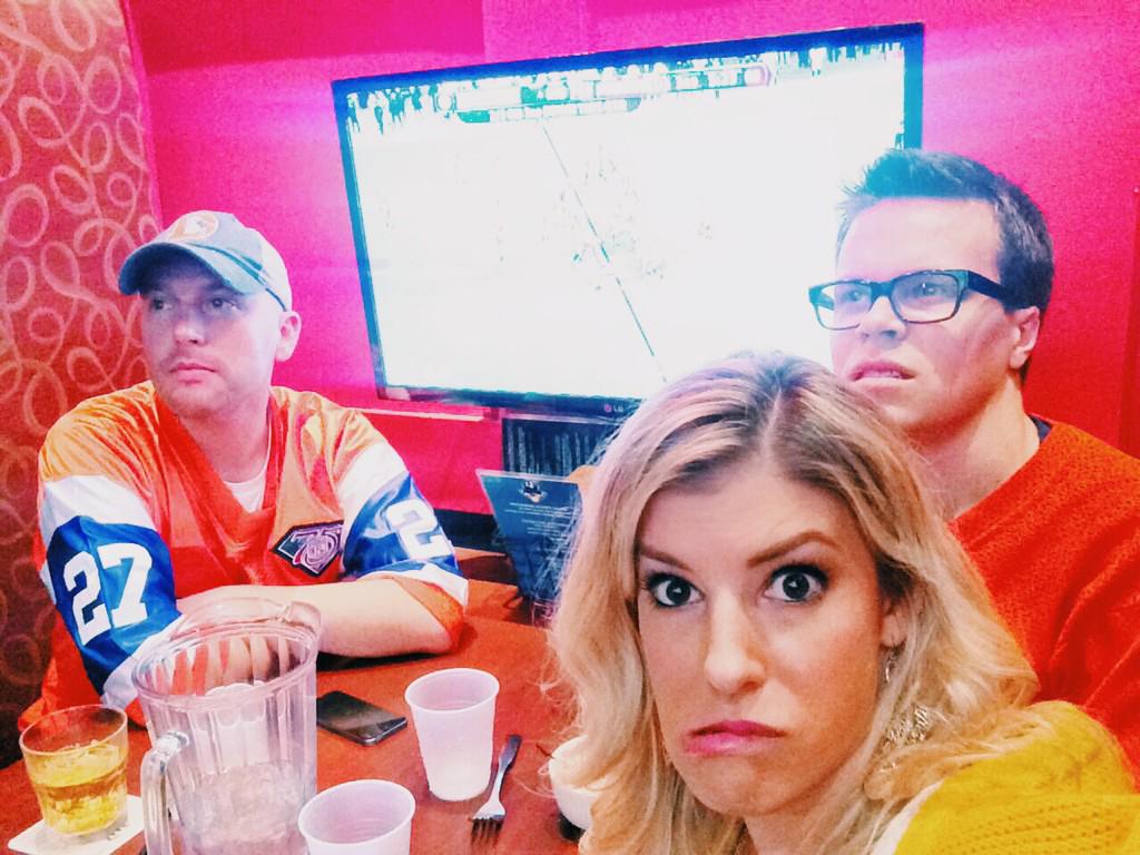 RebeccaZamolo's tweet image. That time you were sitting with #Broncos fans. #NotSoFun #pleasescore #hereforthegrilledchesse
