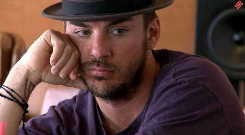 MusicKillsKatie's tweet image. My face right now waiting for Jay. This is some bullshit. #WaitingForHim