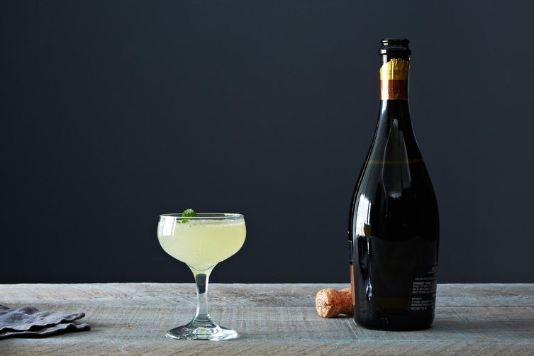 Food52's tweet photo. What we'll be drinking during the #GoldenGlobes: http://t.co/cV1u1HMIO1 http://t.co/79FW8dMetI