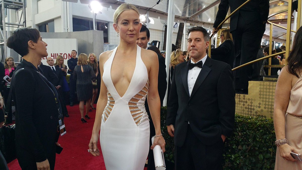 kate hudson golden globes white dress Strapless V-Neck A-Line Midi Dress with Asymmetrical Hem for Wedding Guests main image 0