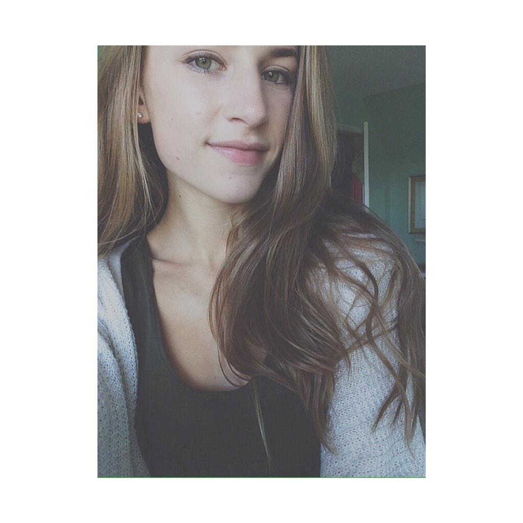 tropicalspinosa's tweet photo. @sammywilk #selfieforsammy http://t.co/YkST1ckErg