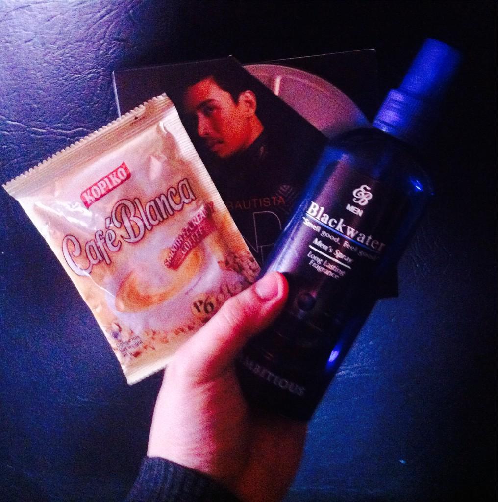HeyItsTyroneC's tweet photo. Cant leave without #BlackWater 🏀
Cant work without #CafeBlanca ☕️
Cant start without #CBAlbum 🎧📀 http://t.co/T5PKnojh1n
